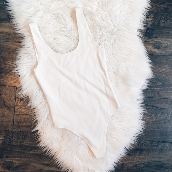 Aritzia Tops - Wilfred Free Bodysuit